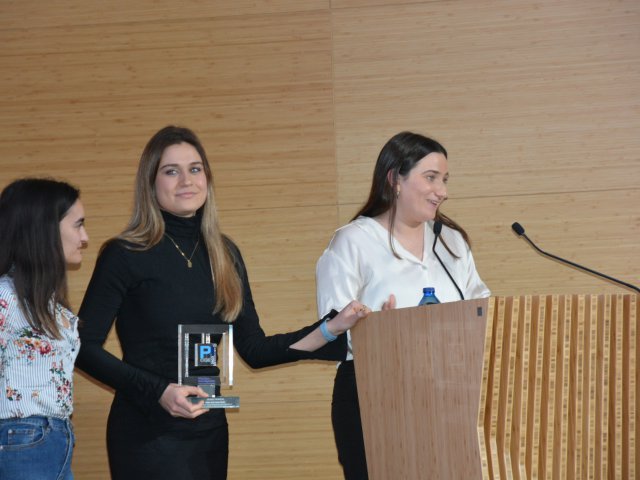 Equipo investigador ganador de la categoría "Jóvenes Promesas"